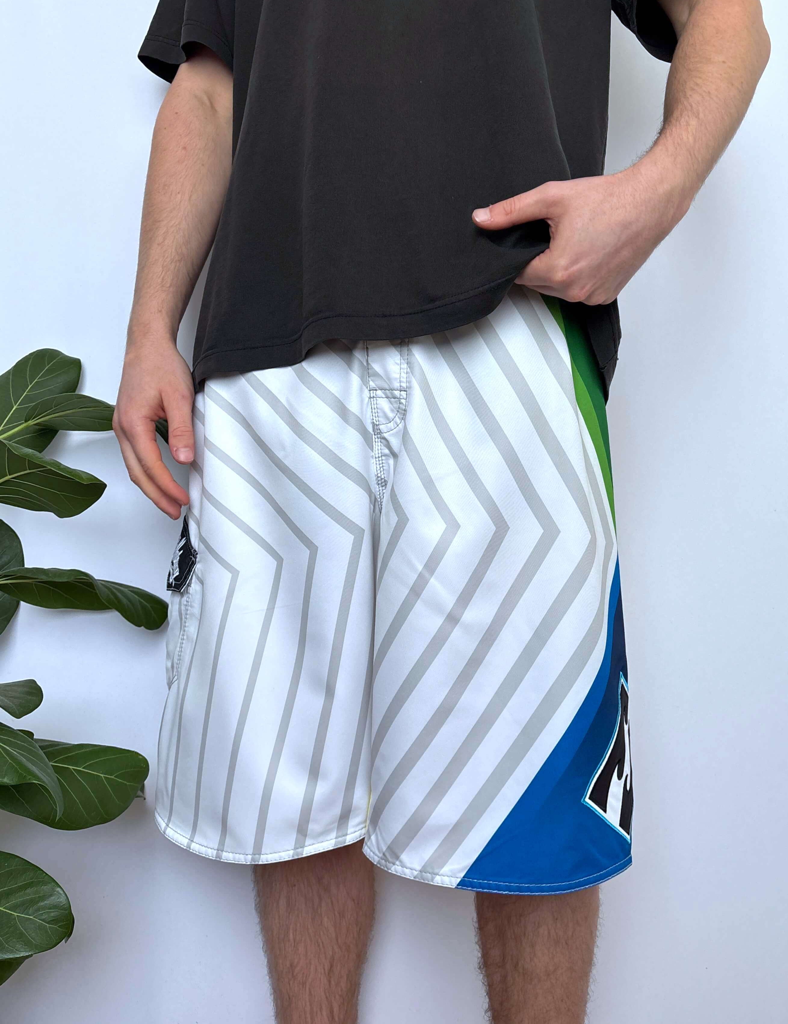 Y2K BILLABONG ANDY IRONS AIRLITE STRETCH BOARDIES - W33