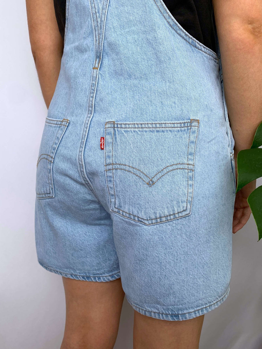 LIGHT WASH LEVIS OVERALLS - 6