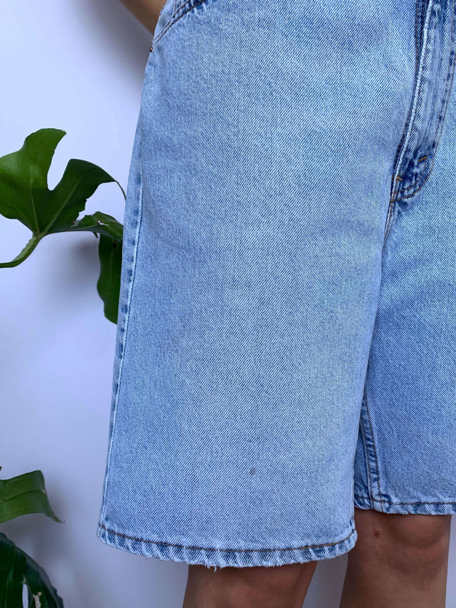 VINTAGE LEVIS WHITE TAB JORTS - W34/35