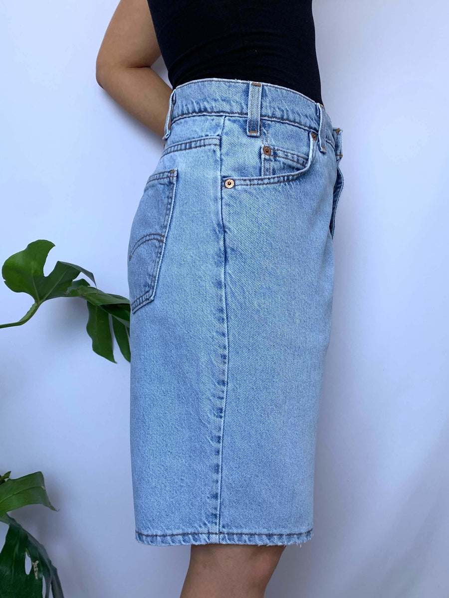 VINTAGE LEVIS WHITE TAB JORTS - W34/35