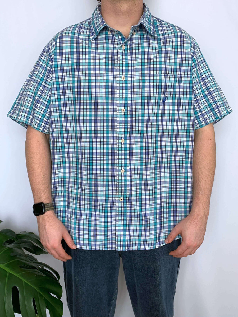 VINTAGE NAUTICA CHECK BUTTON UP - L
