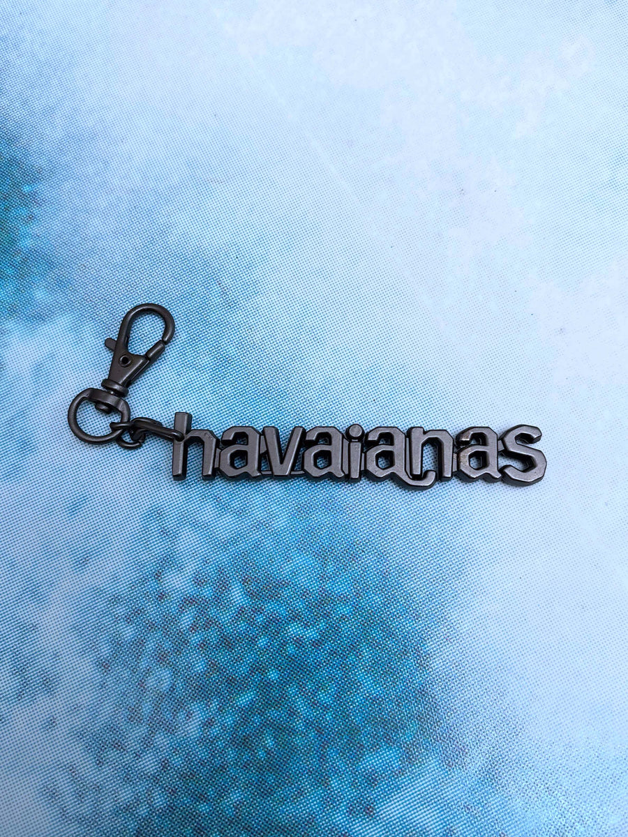 HAVAIANAS METAL SPELLOUT KEYCHAIN