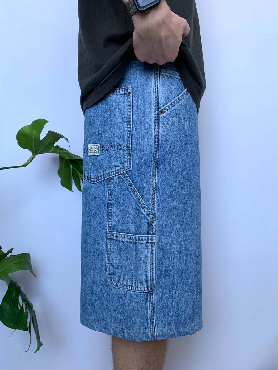 LEVIS SIGNATURE CARPENTER JORTS - W35