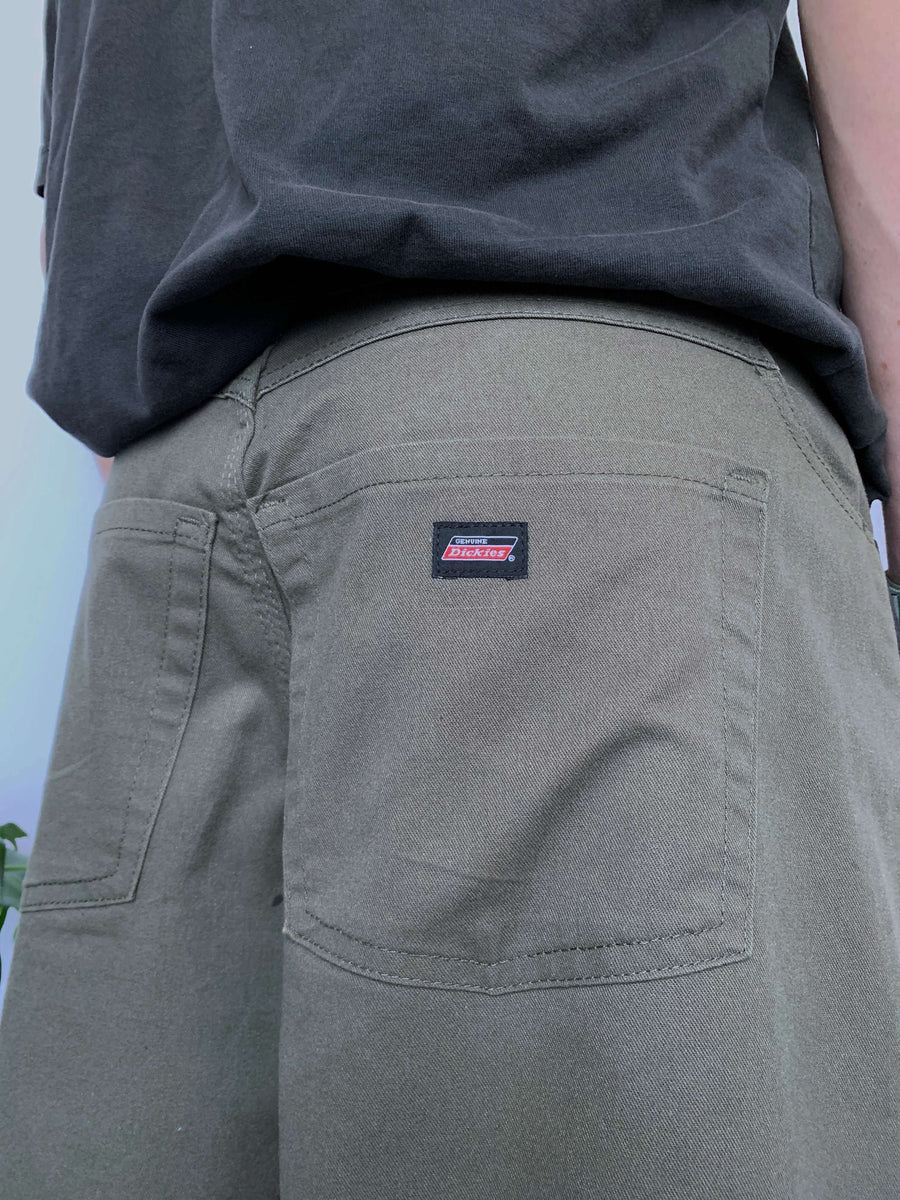 ARMY GREEN DICKIES WALKSHORTS - W31