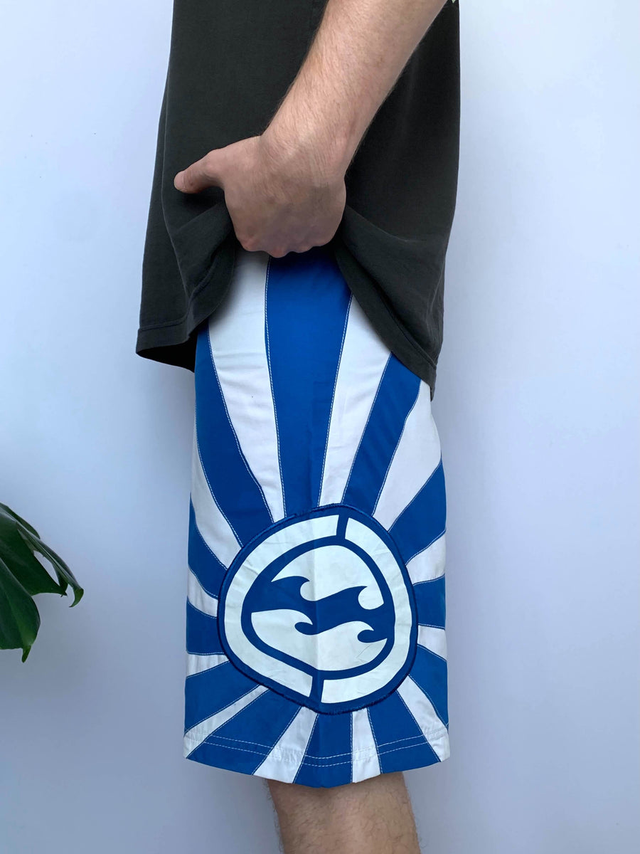 NON-AUTHENTIC Y2K BILLABONG RISING SUN BOARDIES - W31/32