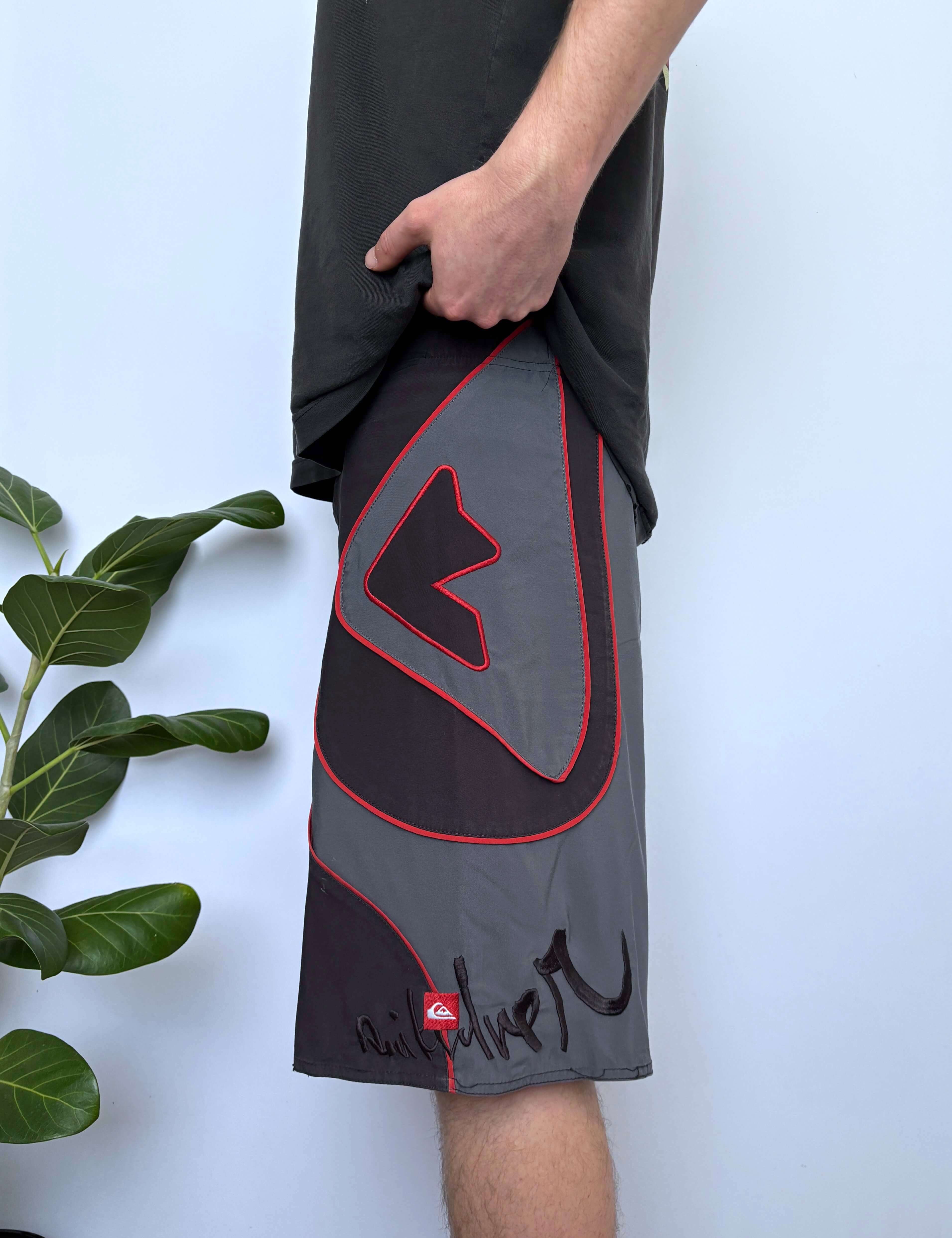 Y2K QUIKSILVER DOUBLE LOGO BOARDIES - 32"