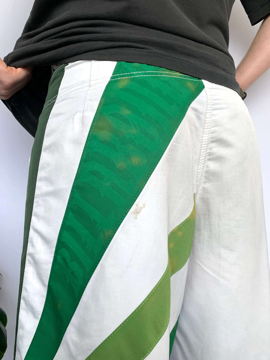Y2K BILLABONG ANDY IRONS RISING SUN BOARDIES - W32