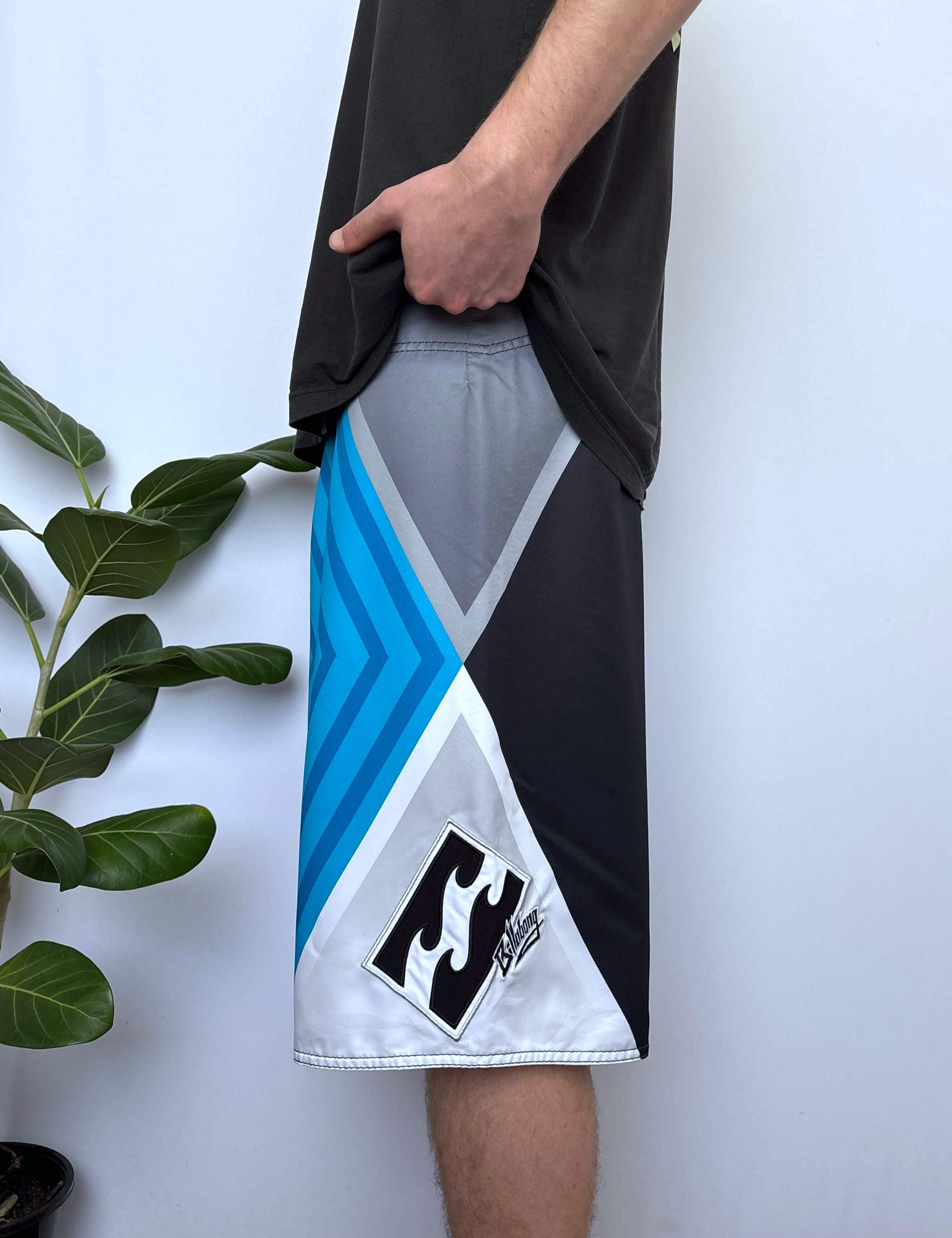Y2K BILLABONG ANDY IRONS AIRLITE STRETCH BOARDIES - W36