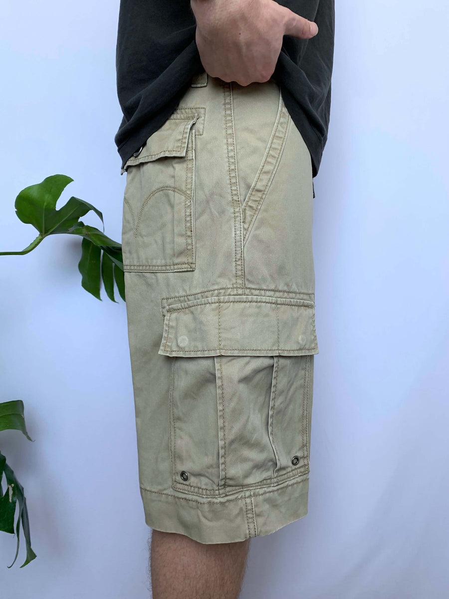 BAGGY LEVIS CARGO SHORTS - W32/33