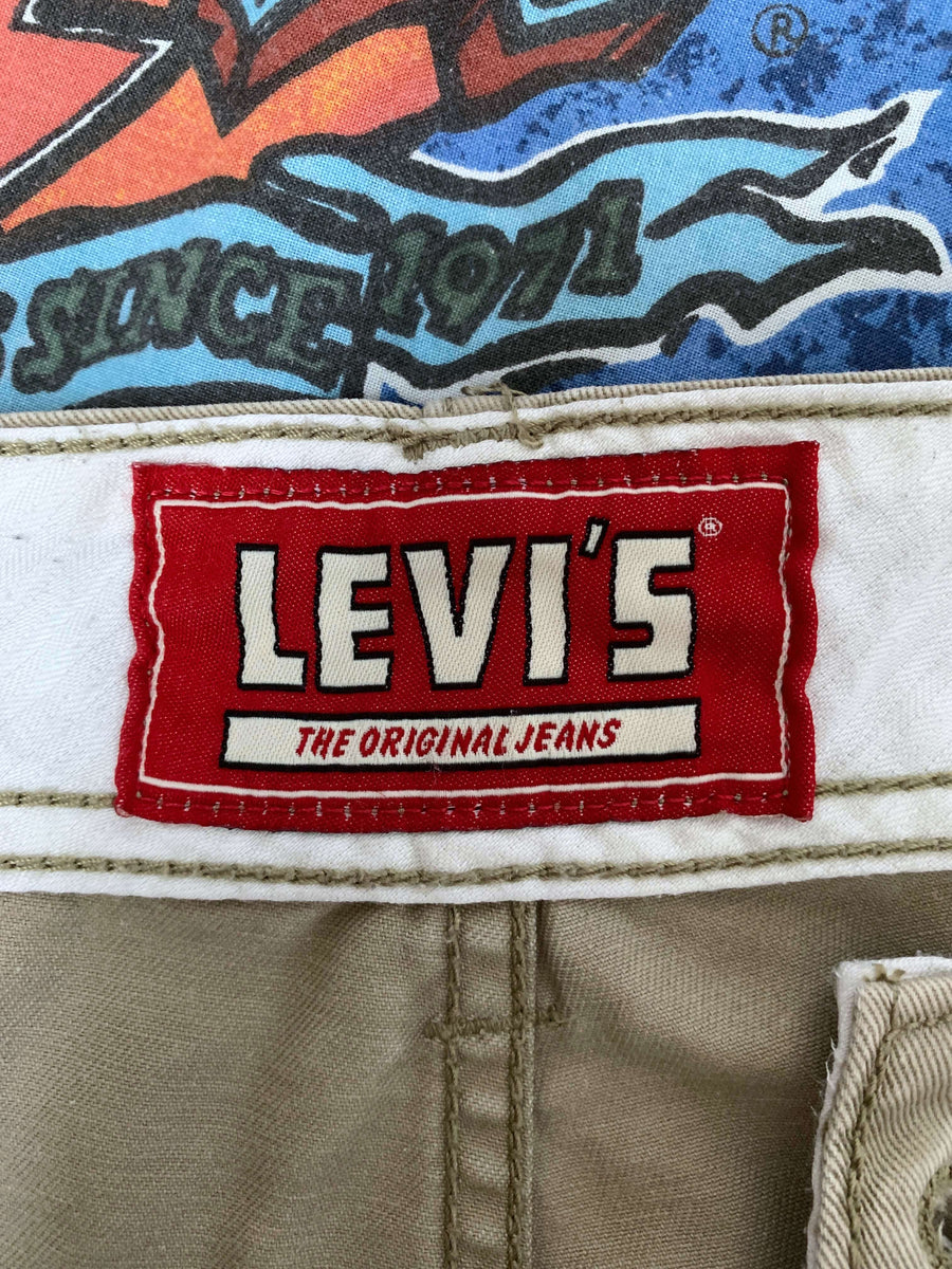 BAGGY LEVIS CARGO SHORTS - W32/33