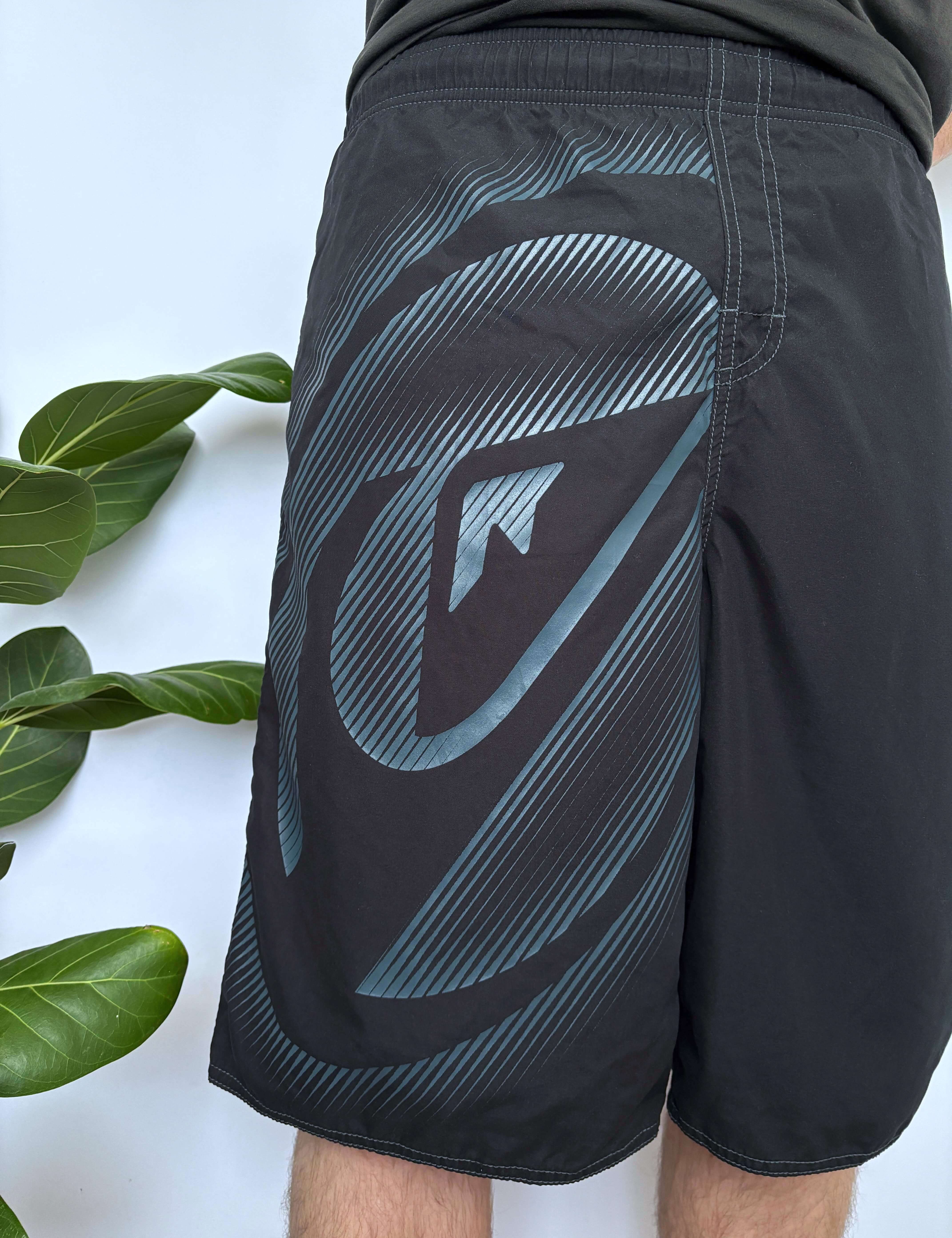 BAGGY Y2K QUIKSILVER HUGE LOGO BOARDIES - M