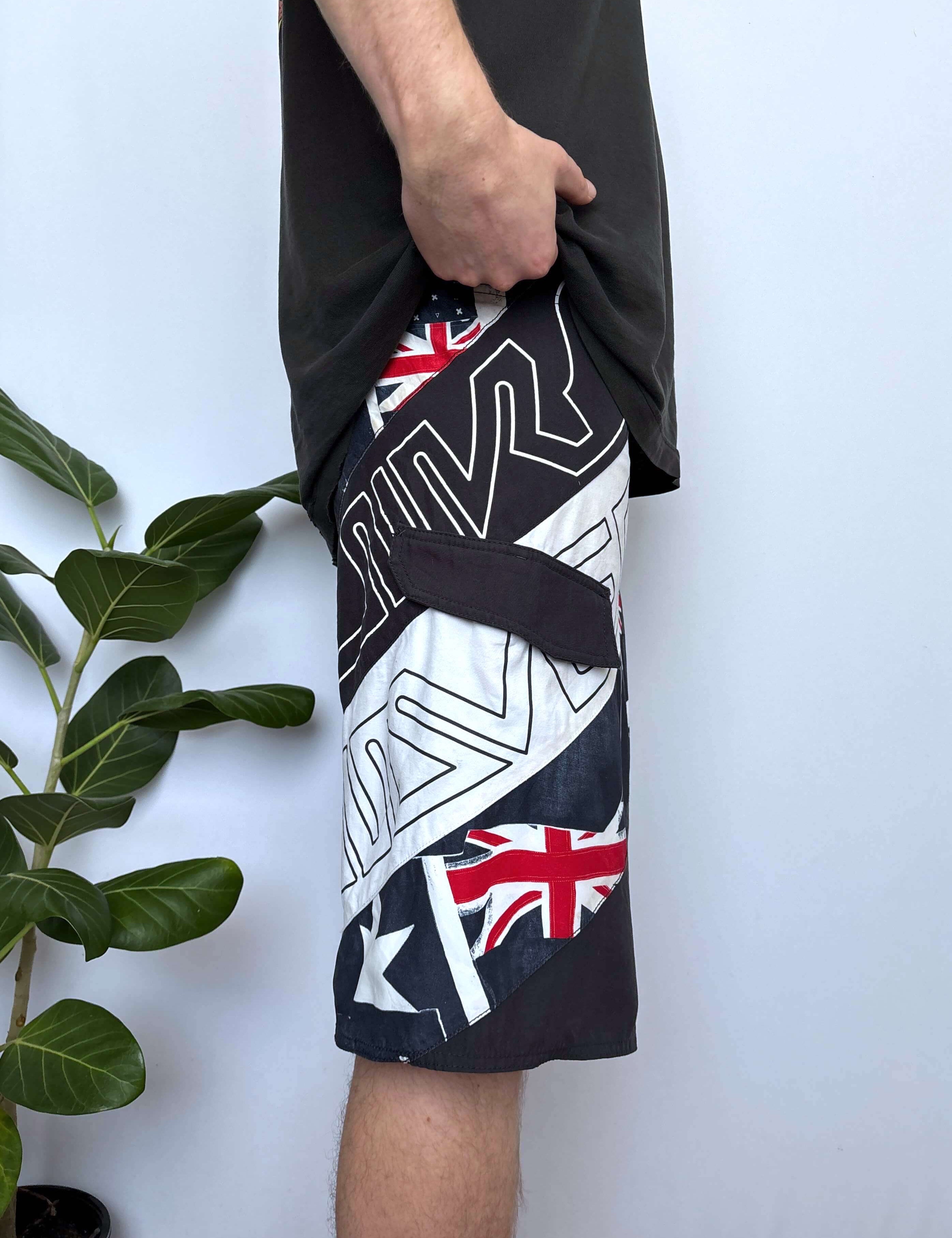 Y2K QUIKSILVER AUSTRALIA BOARDIES - 30/31"