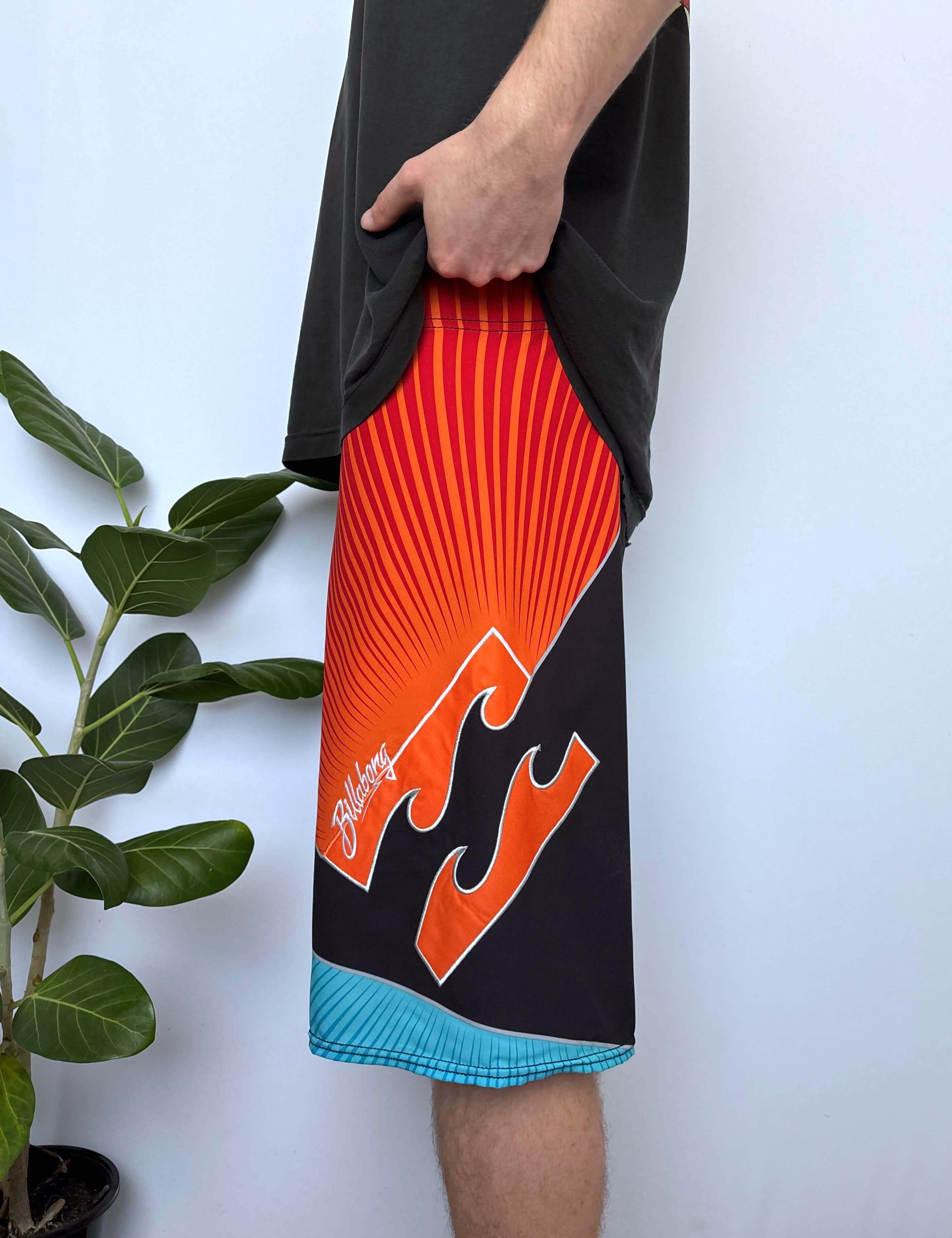 Y2K BILLABONG ANDY IRONS PLATINUM QUAD-STRETCH BOARDIES - 34"