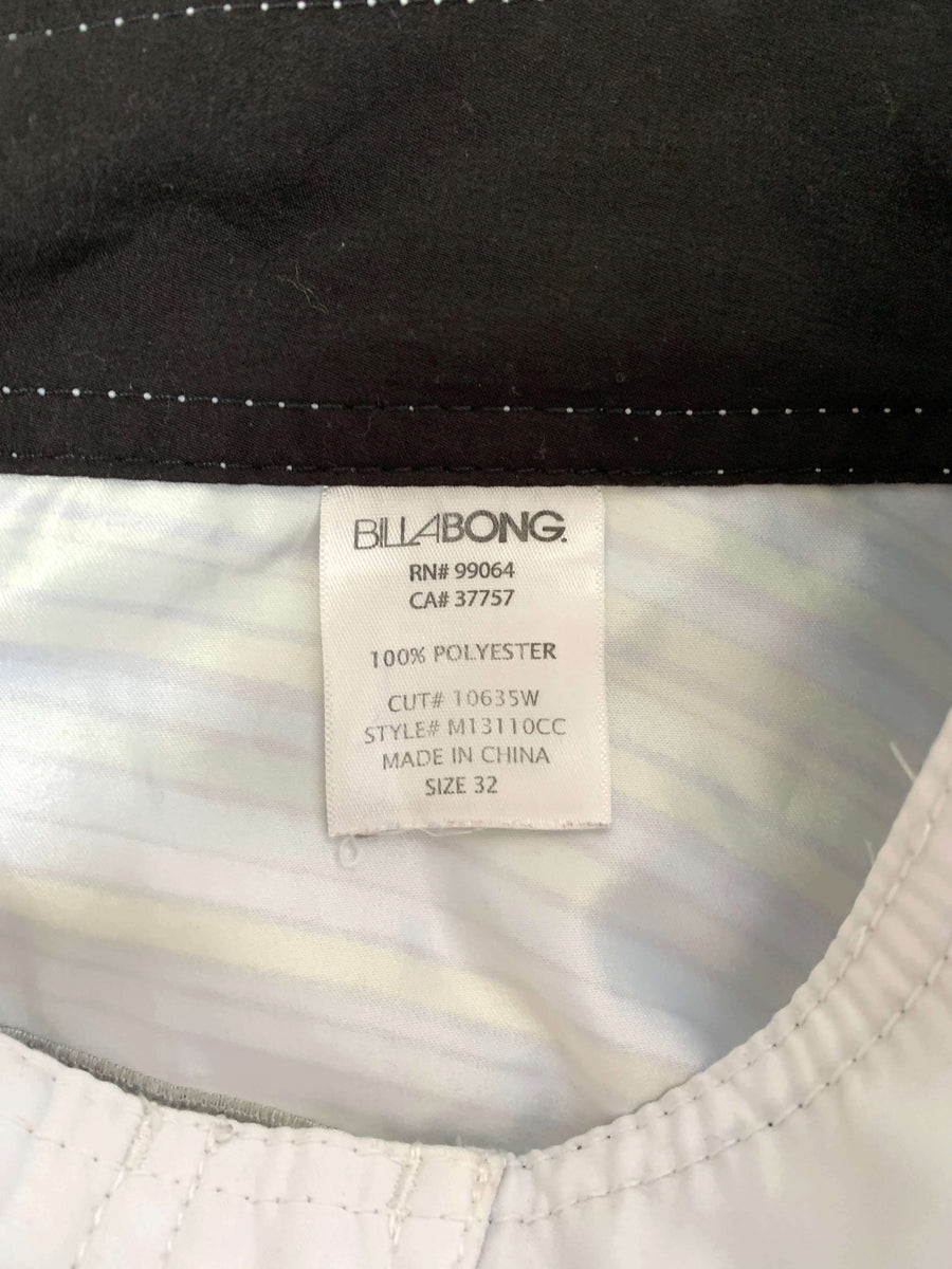 Y2K BILLABONG MARK OCCHILUPO SIGNATURE BOARDIES - W32