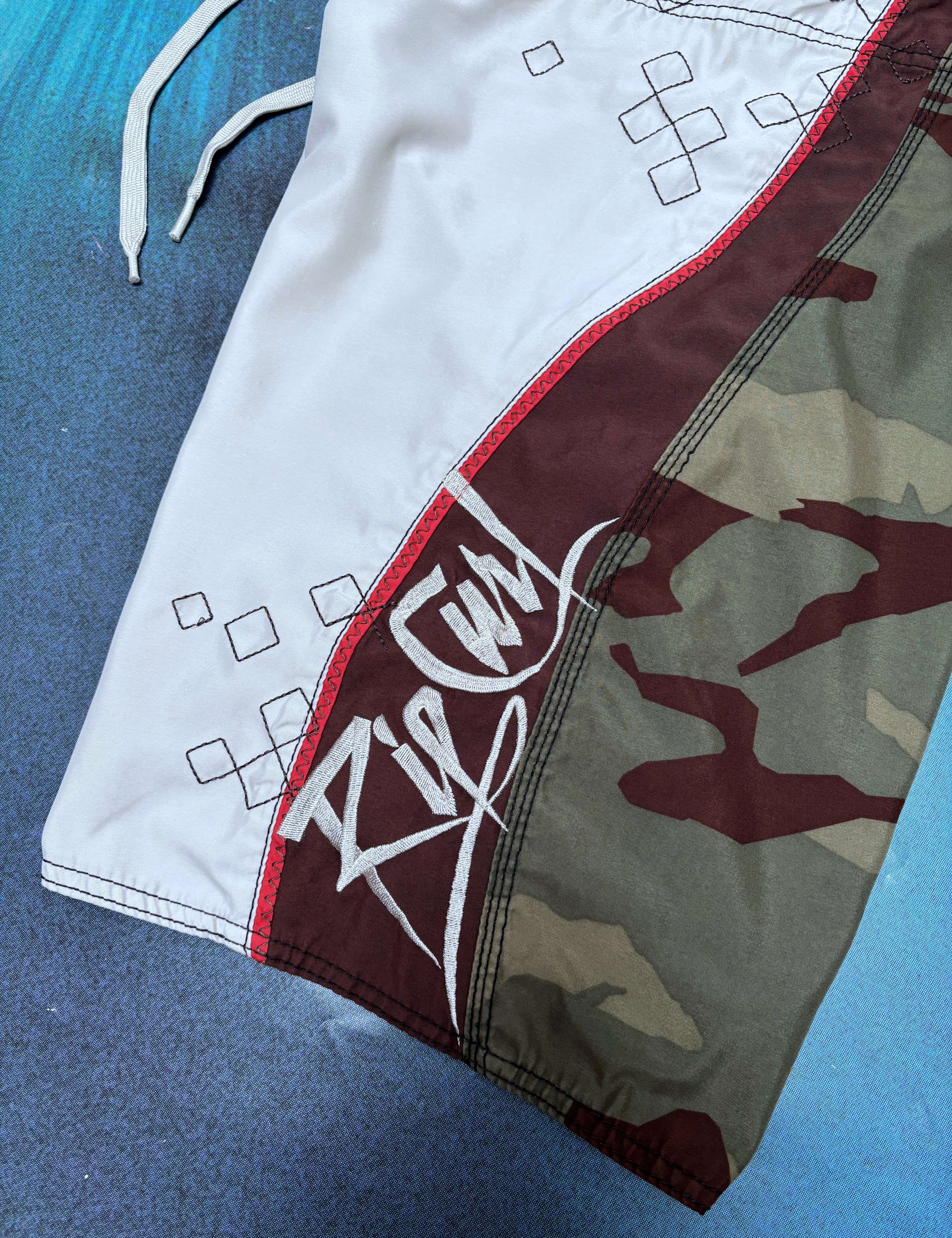 Y2K RIP CURL EMBROIDERED BOARDIES - 29"