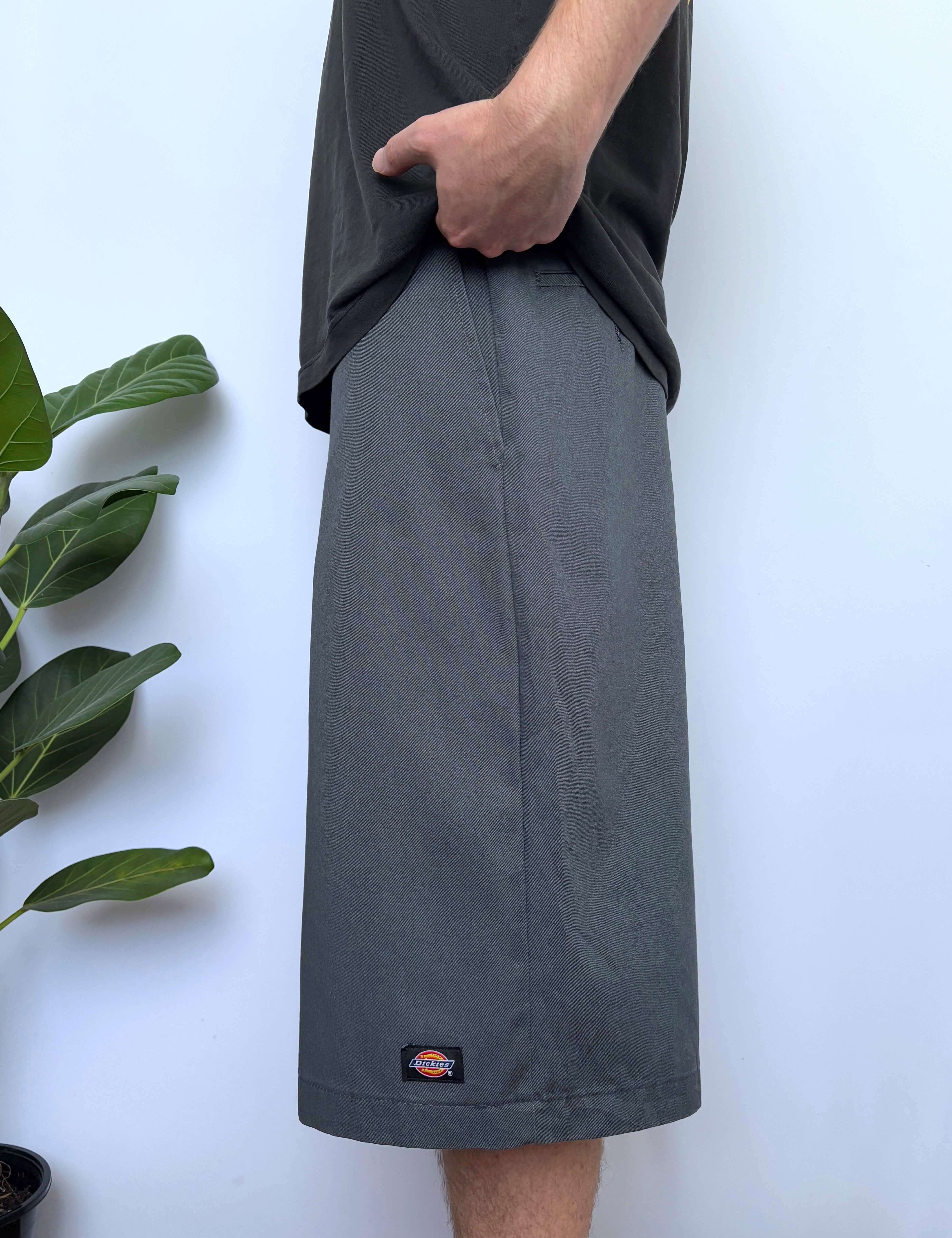 CLASSIC BAGGY DICKIES SHORTS - W37/38
