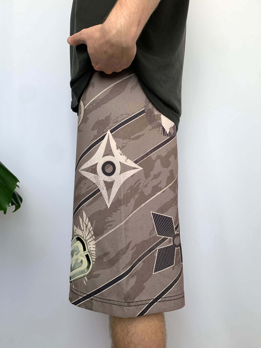 Y2K BILLABONG TAJ BURROW SIGNATURE BOARDIES - W34/35