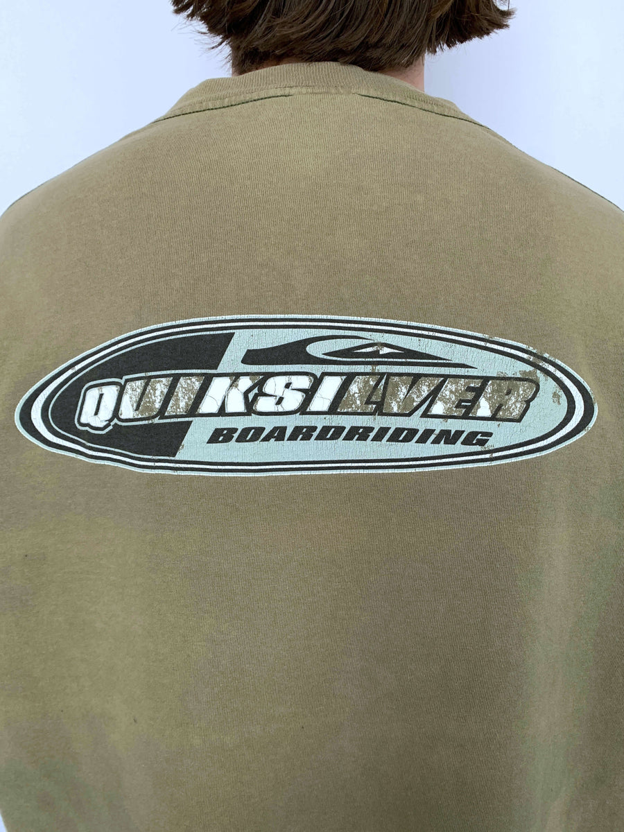 KHAKI 90S QUIKSILVER SPELLOUT GRAPHIC TEE - XL