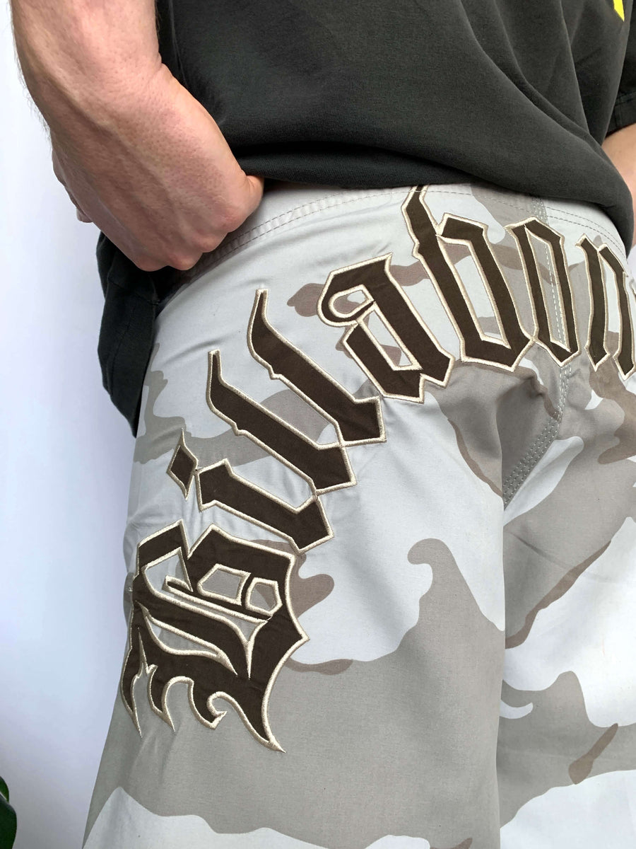 DEADSTOCK Y2K BILLABONG CAMO BOARDIES - W32/33