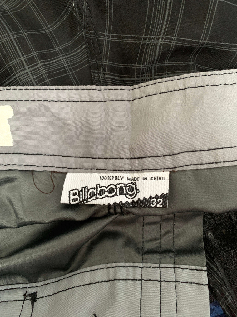 Y2K BILLABONG NINJA STAR LOGO BOARDIES - W32