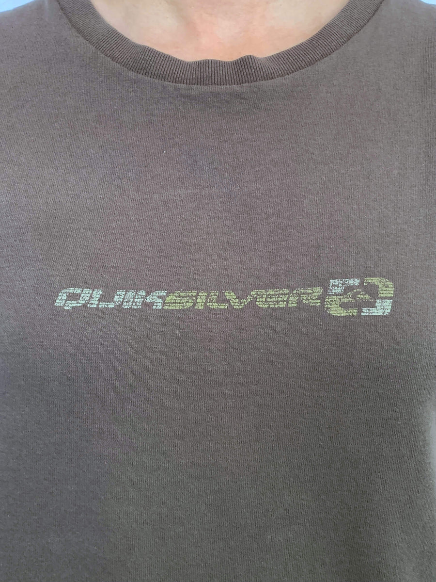 COMFY BROWN VINTAGE QUIKSILVER SPELLOUT TEE - M