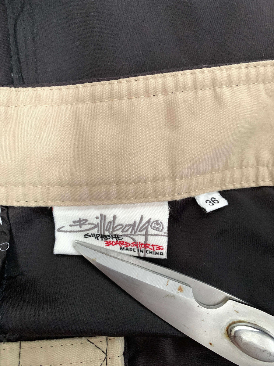 BAGGY Y2K BILLABONG EMBROIDERED BOARDIES - W36