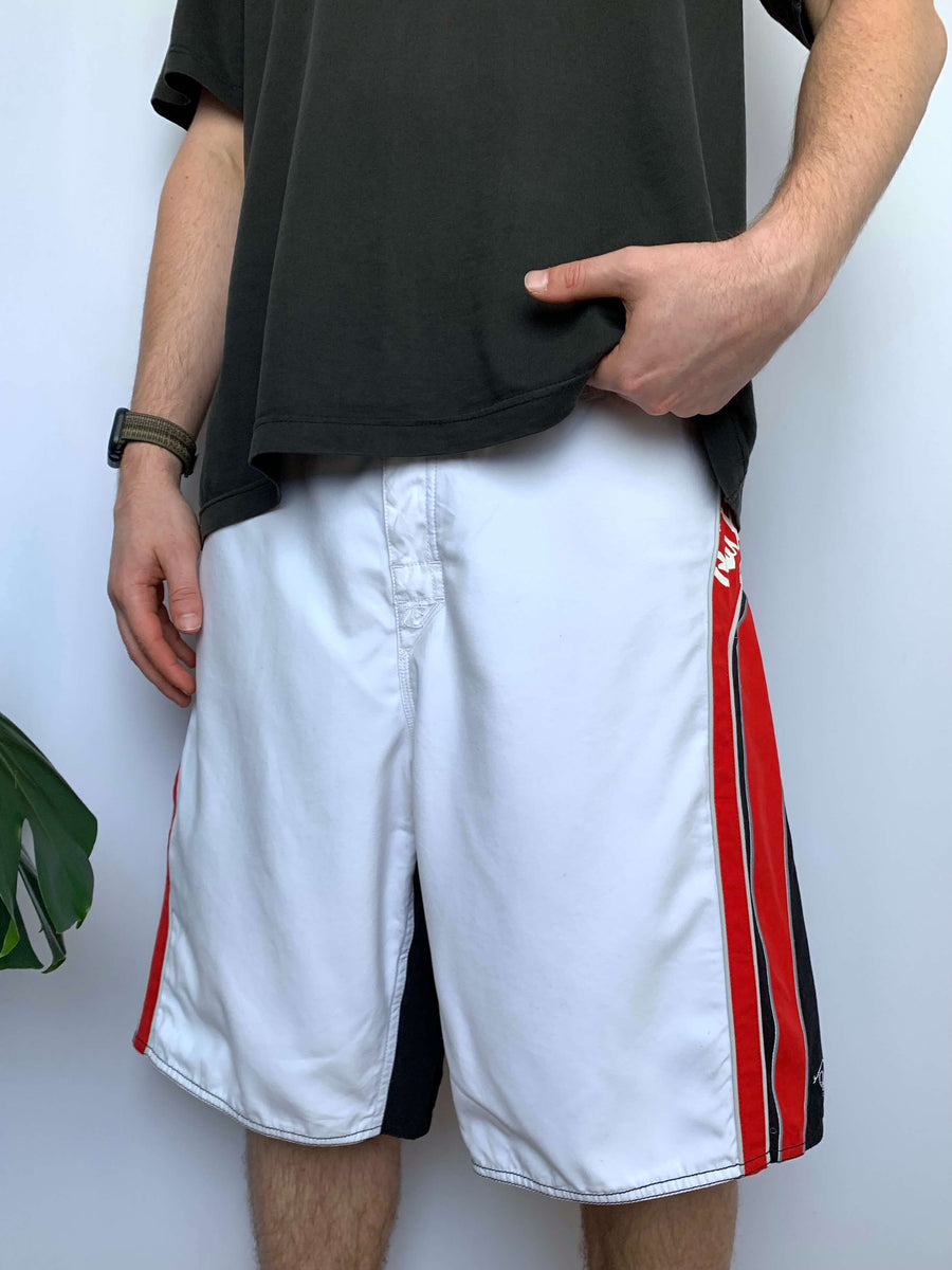 BAGGY Y2K QUIKSILVER SPELLOUT/LOGO BOARDIES - W37