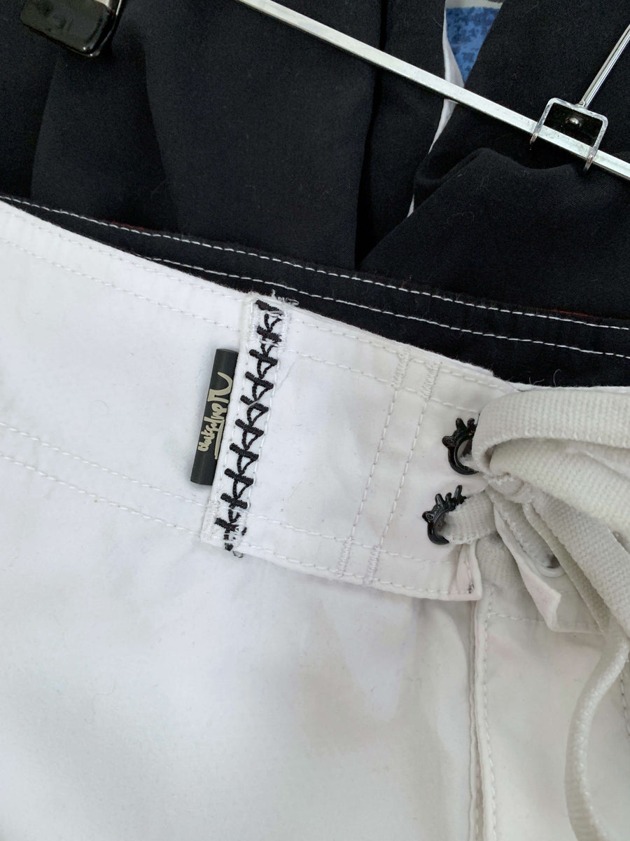 BAGGY Y2K QUIKSILVER SPELLOUT/LOGO BOARDIES - W37