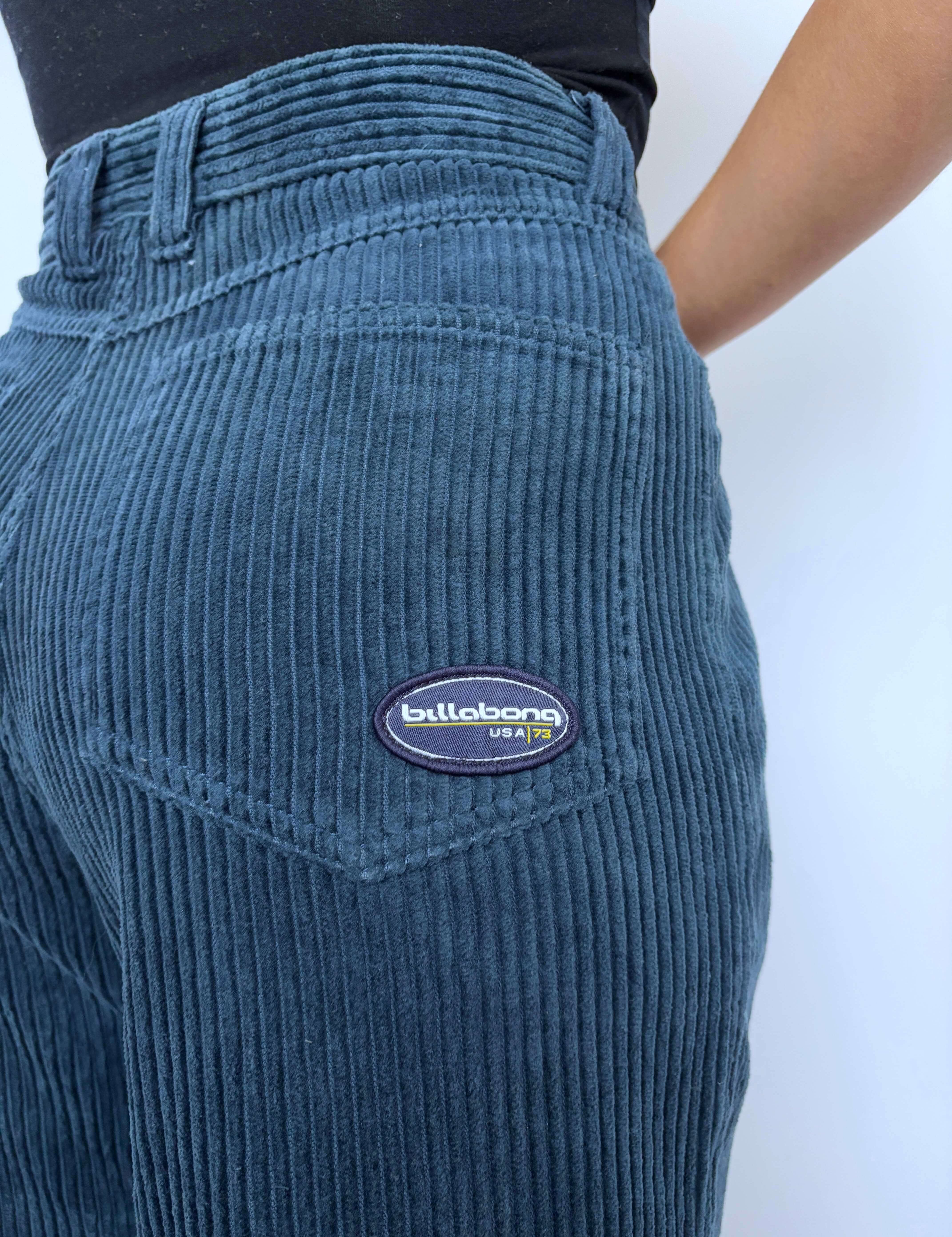 VINTAGE BILLABONG JUMBO CORD SHORTS - W29