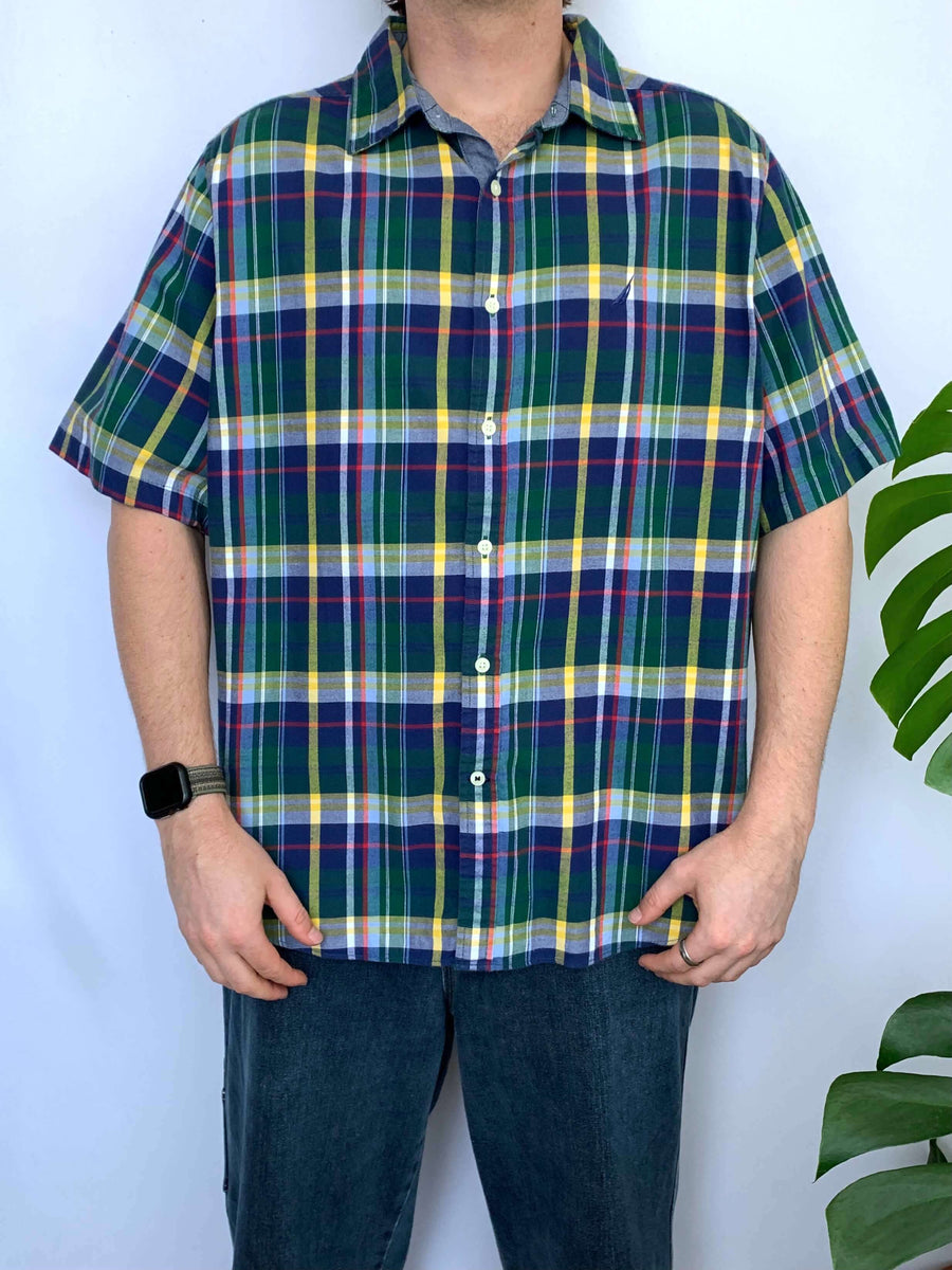 VINTAGE NAUTICA CHECK BUTTON UP - L