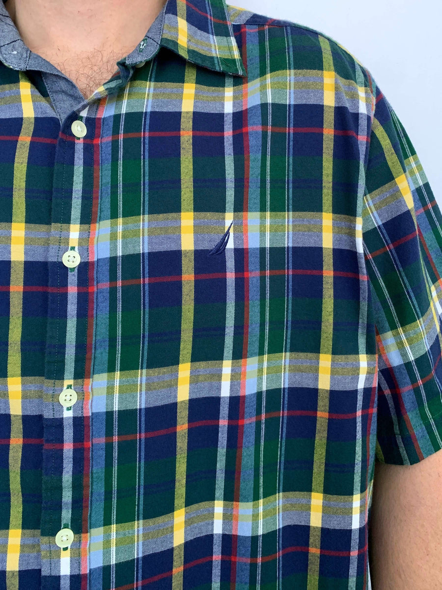 VINTAGE NAUTICA CHECK BUTTON UP - L