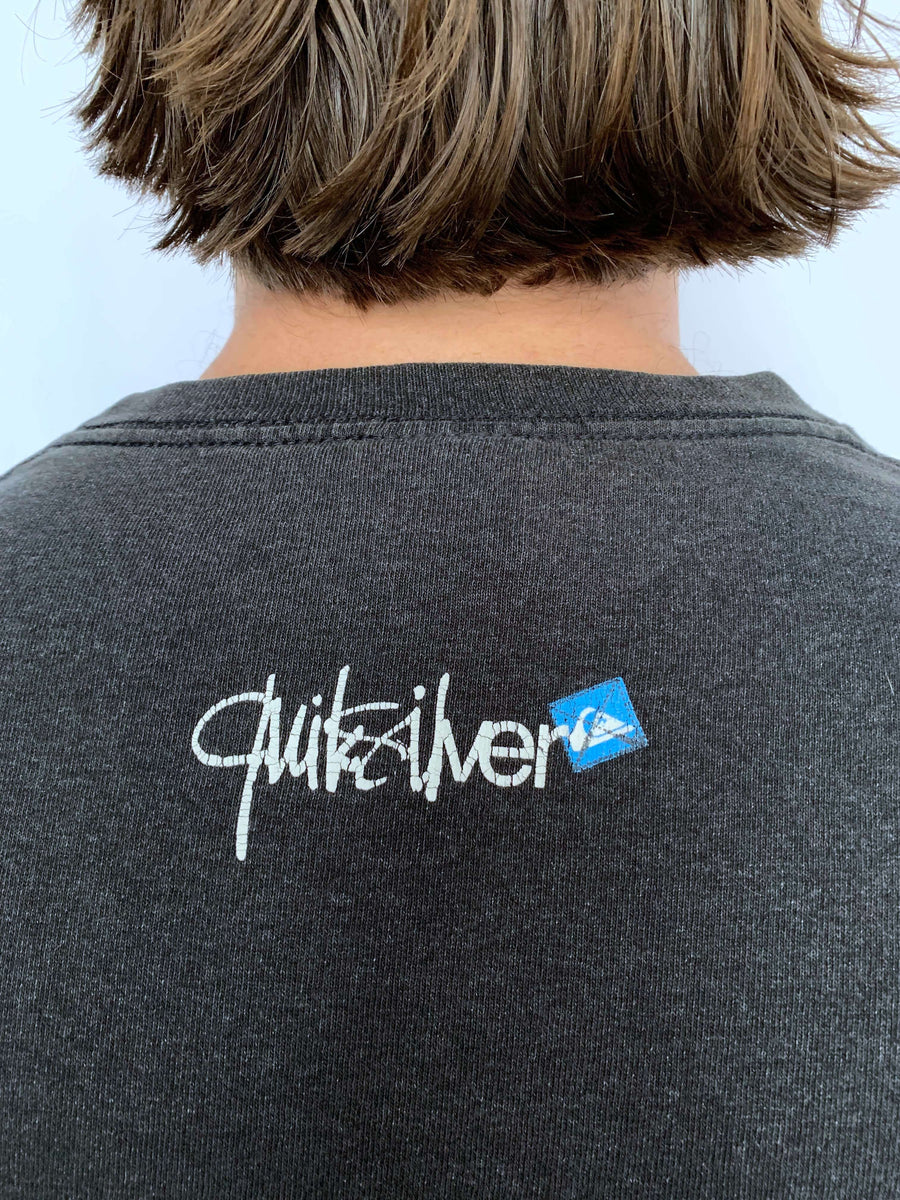 VINTAGE QUIKSILVER SPELLOUT LONG SLEEVE TEE - L