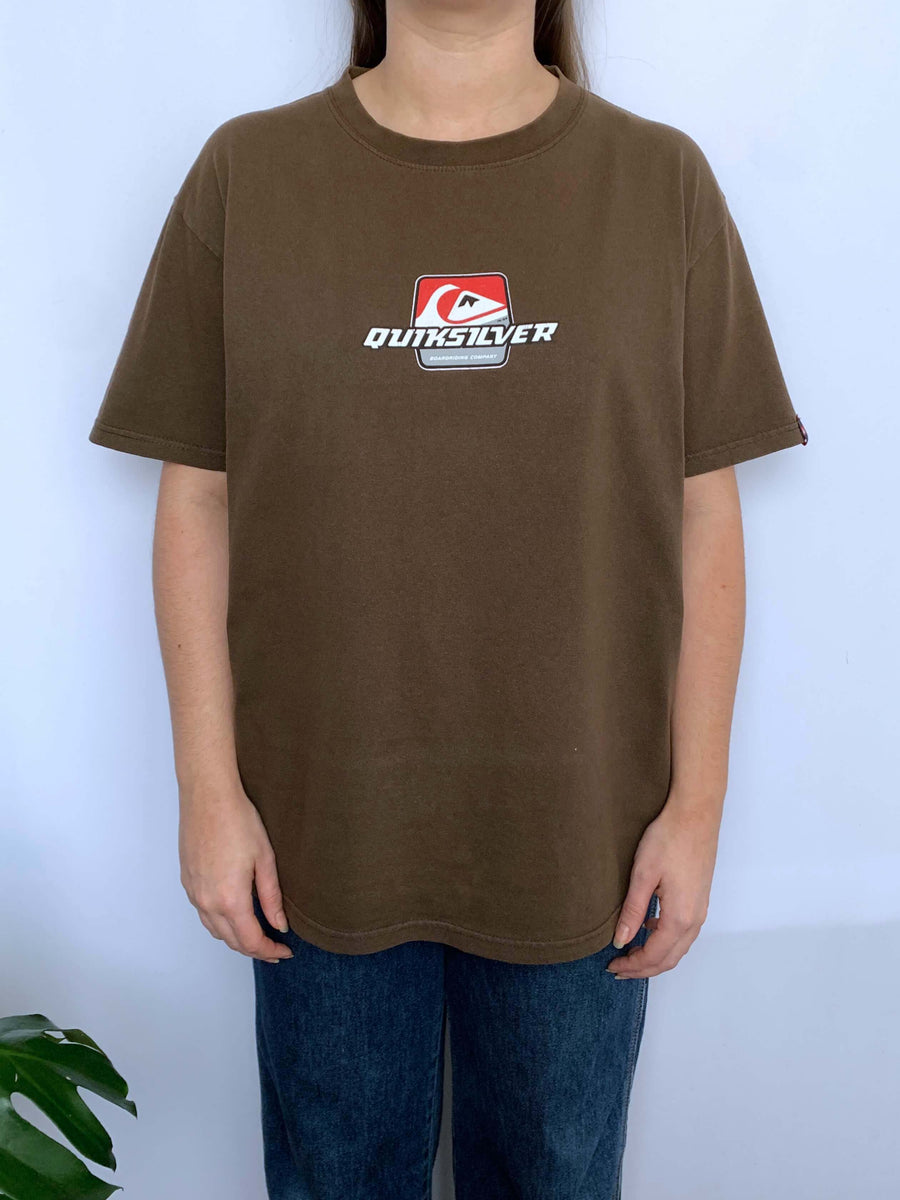 2004 QUIKSILVER BOARDRIDING CO GRAPHIC TEE - M