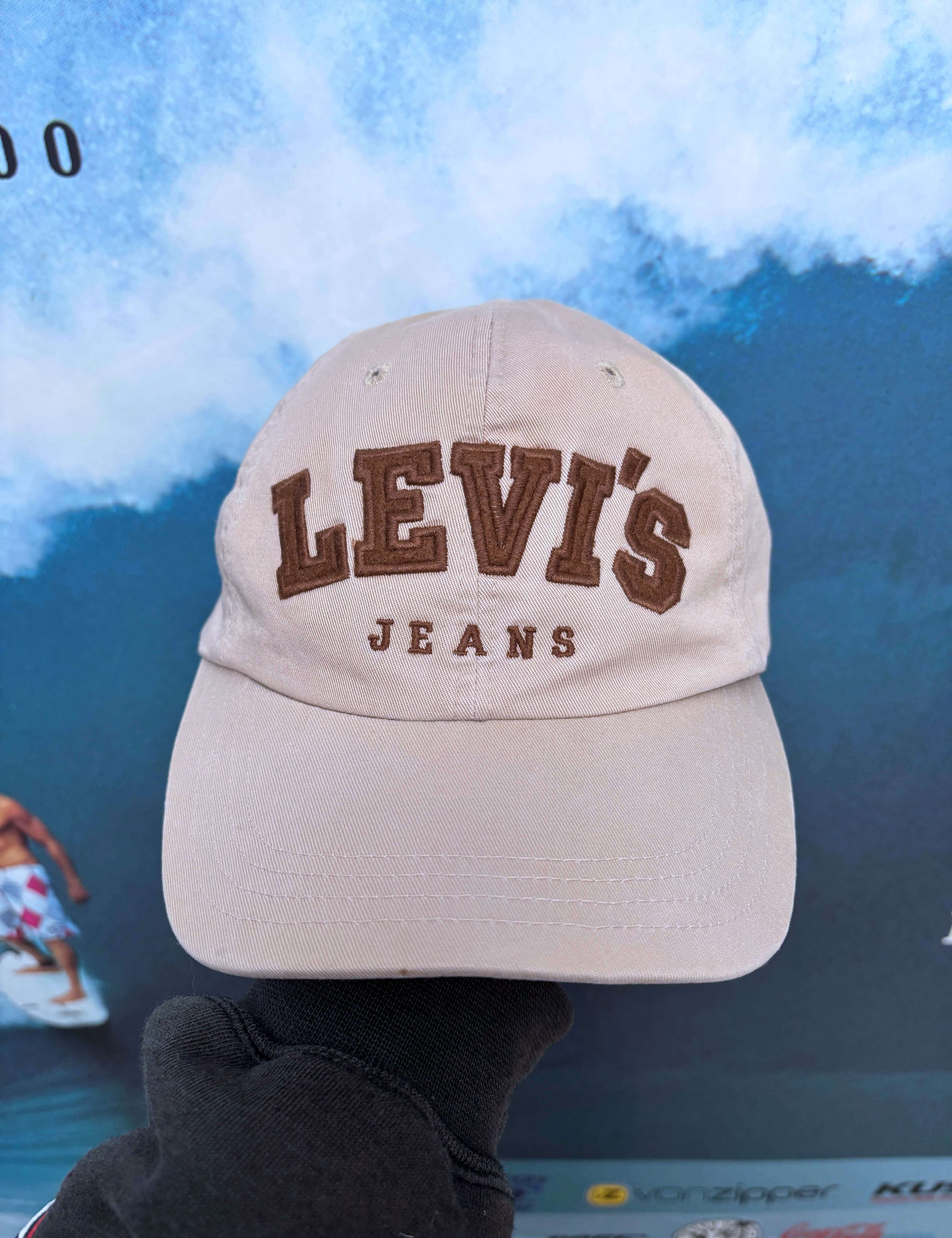 VINTAGE LEVIS SPELLOUT HAT