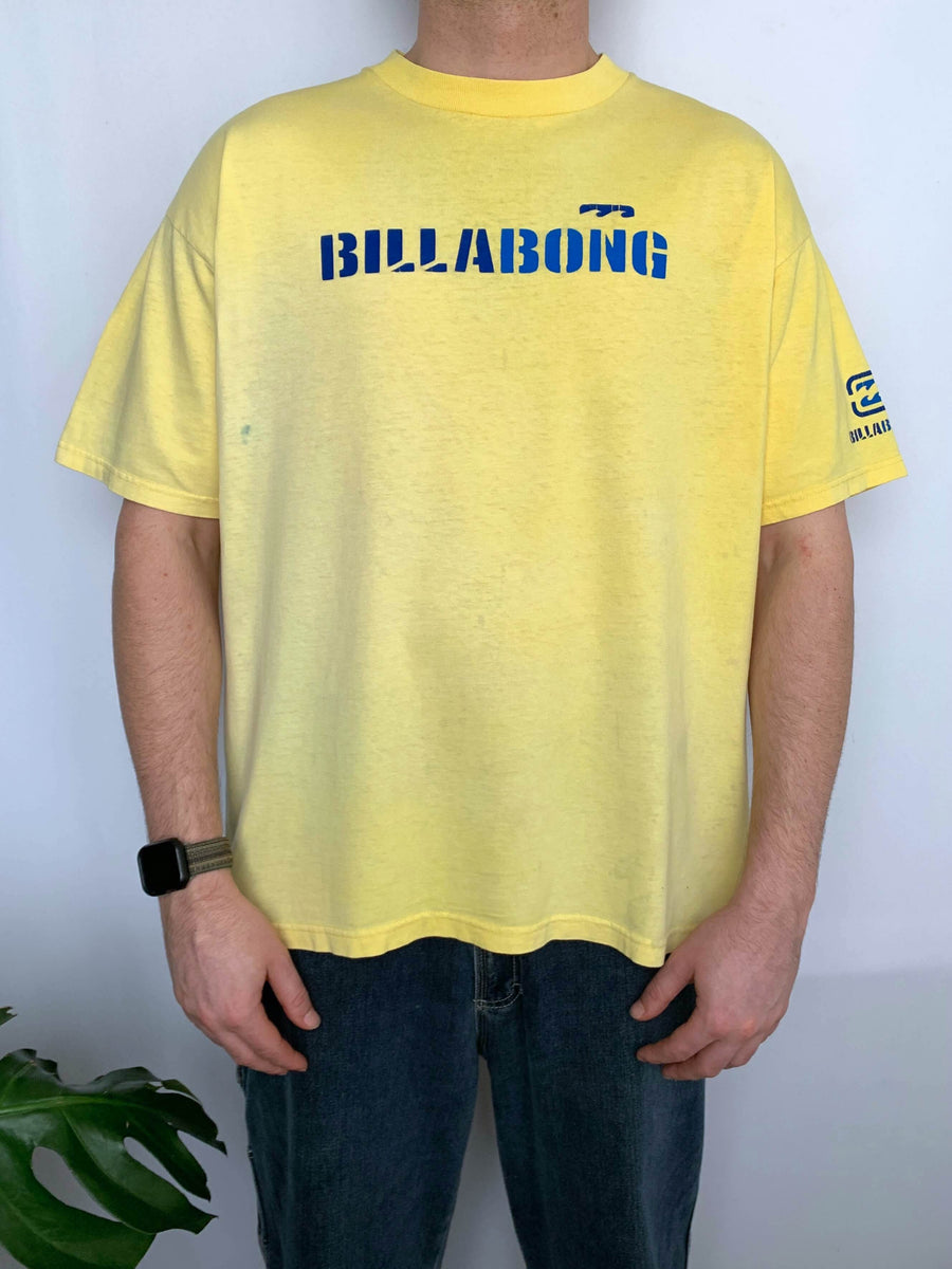 PALE YELLOW VINTAGE BILLABONG SPELLOUT TEE - L/XL