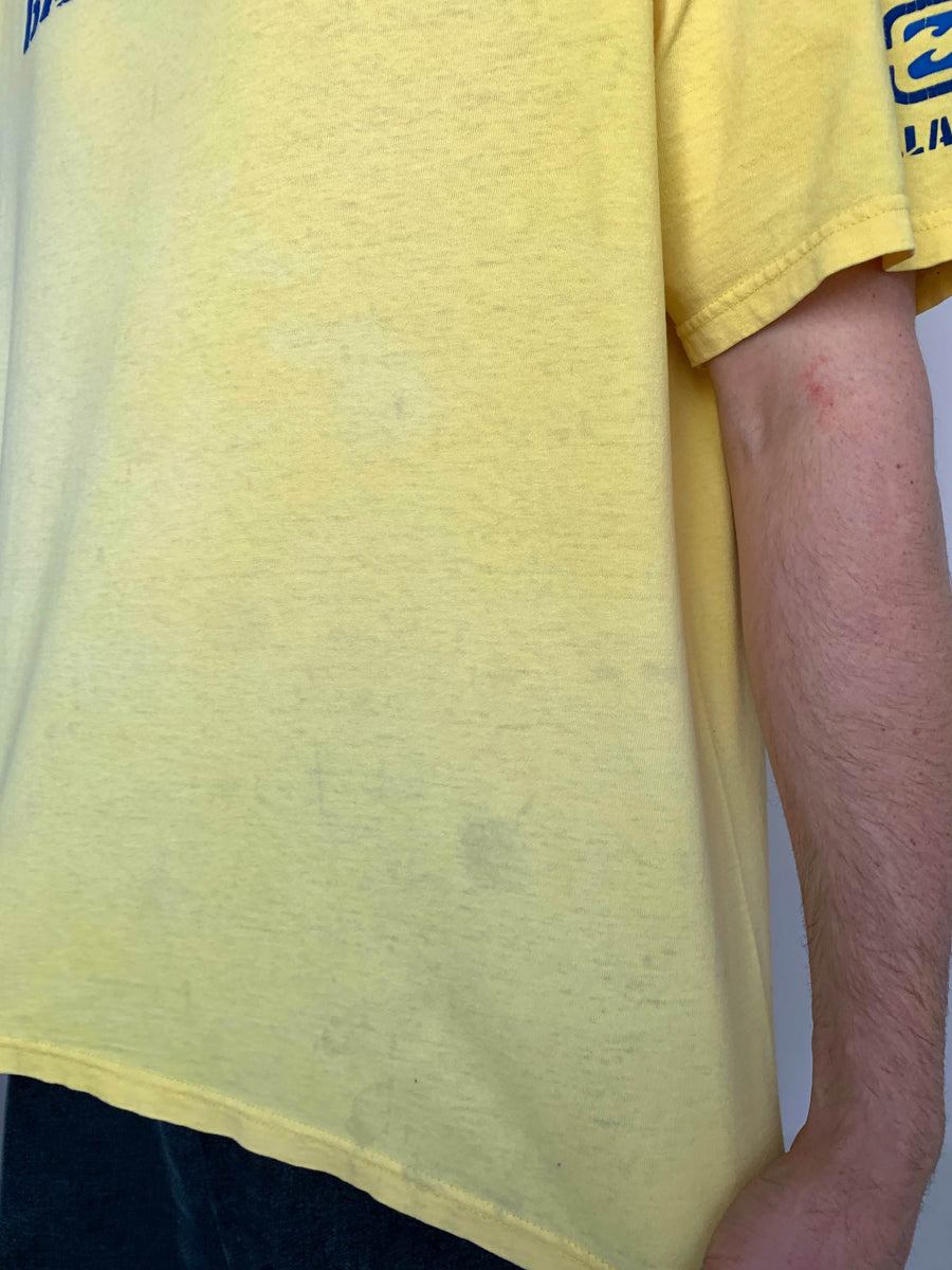 PALE YELLOW VINTAGE BILLABONG SPELLOUT TEE - L/XL