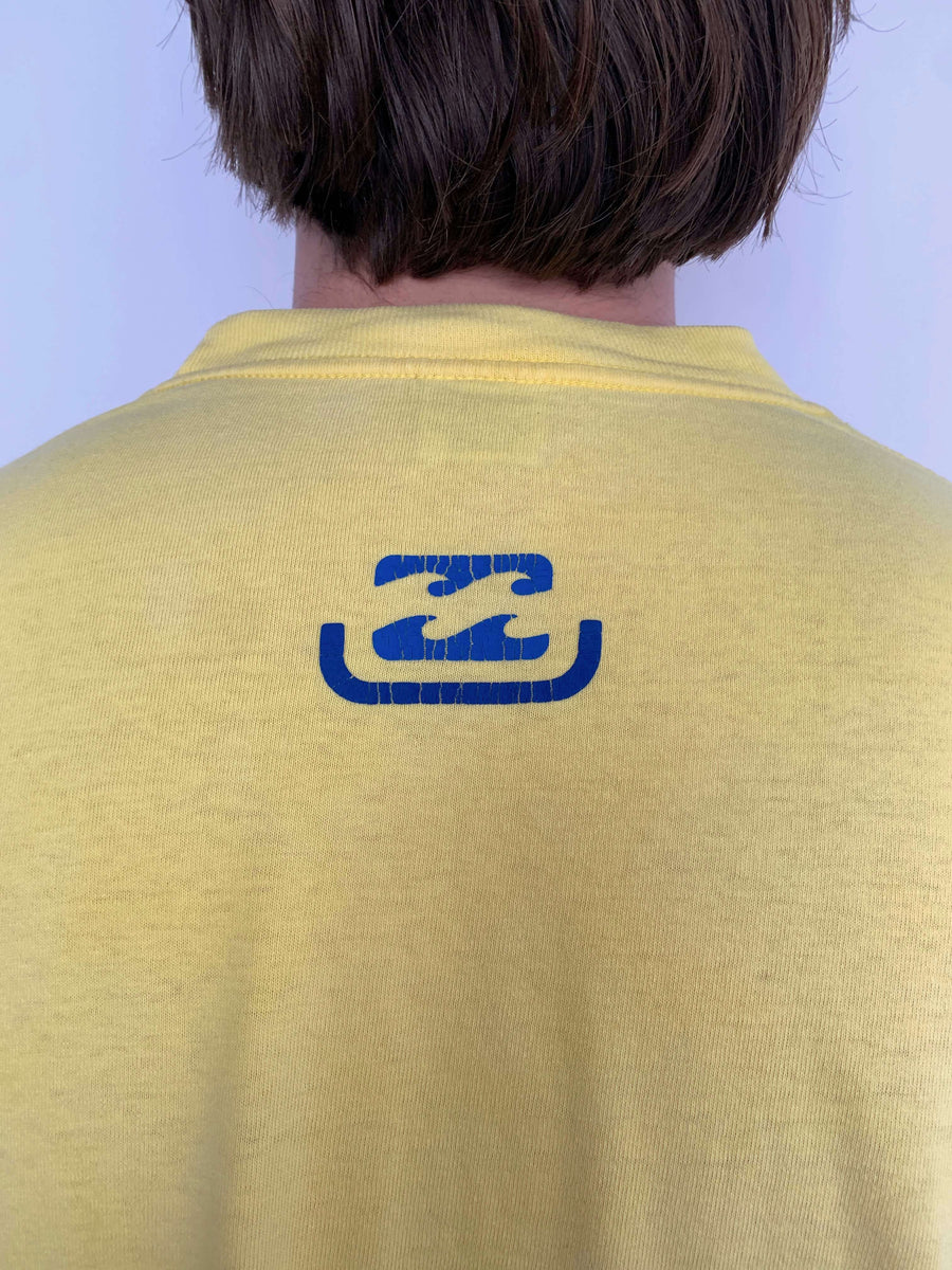 PALE YELLOW VINTAGE BILLABONG SPELLOUT TEE - L/XL
